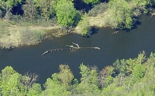Another map "bird's eye" view shows a possible ship's hull submerged in the Ottawa River.