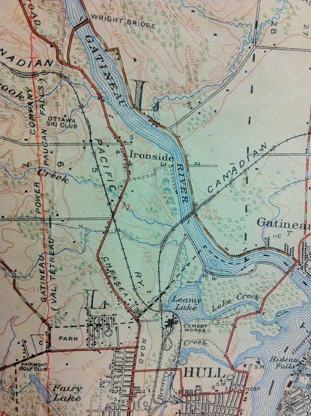 1935 Department of Defence map showing building at the end of the Wright farm road.