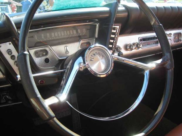 Behind the wheel of his rented Plymouth, Bond drives out of Montreal and onto Highway 17 to Ottawa. The 417 did not exist in 1959.