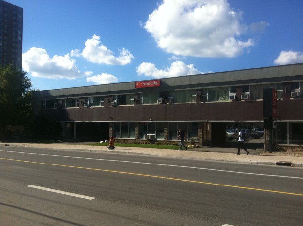 The Parkway Motel still exists, but is drastically altered from its original 1959 appearance. It is now an Econolodge.