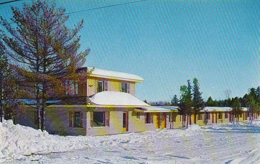 The Cedarview Motel from a 1950s postcard. (delcampe)